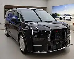 Zeekr 009 Grand front view