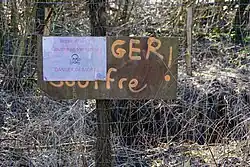 Warning sign (pit E).