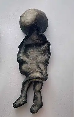 Alien Child (1982-1984), asbestos cement, h. 122 cm