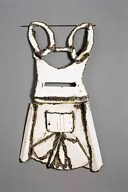 Shirt 2 (1988, 1995), welded enamel, h. 95 cm