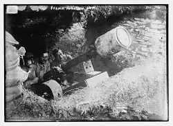 80&nbsp;mm French mountain gun with a 59-kilogram (130&nbsp;lb) air mine attached c. 1915