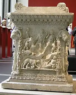 Roman leaf-and-dart on an altar of Mars and Venus, 124, marble, National Roman Museum of Palazzo Massimo, Rome