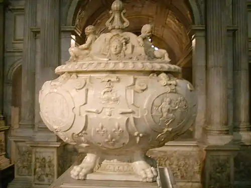 Funeral urn of Francis I by sculptor Pierre Bontemps (1556)