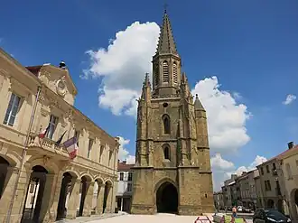 The church and town hall in Boulogne-sur-Gesse