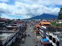 Jalan Ahmad Yani dilihat dari Jembatan Limpapeh