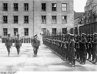 Bundesarchiv Bild 183-C03964, Berlin, Parade zum Jahrestag der Wehrfreiheit