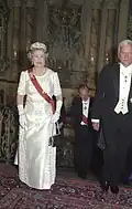 Foreign head of state Queen Elizabeth II with the Grand Cross special class, 1992 visit in Brühl (Rhineland), Germany