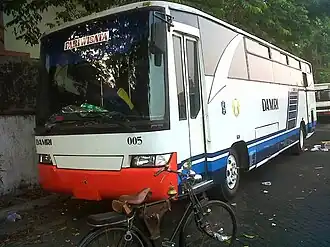 Former regular RMB city bus units with Hino RKT chassis and Tugasanda bodies parked in the Perum DAMRI garage, 2017.