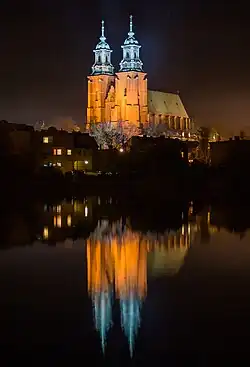 Night view with water reflection