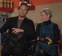 Pratt to the left next to actress Elizabeth Banks on the right, both sitting down