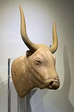 Clay bulls head rhyton, Palaikastro, 1500-1450 BC, AMH