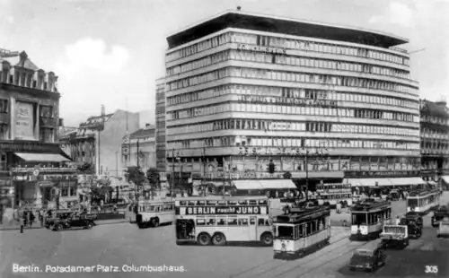Berlin-Mitte Potsdamer Platz, Columbushaus in 1940; held a Wertheim 1945–48