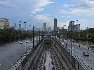 Commonwealth Avenue-Technohub, MRT-7 rail tracks (Quezon City; 03-29-2024).jpg
