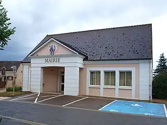 The town hall in Cuy