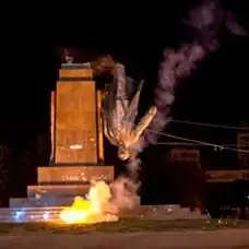 The destruction of the Kharkiv Lenin statue on 28 September 2014
