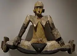 Gable figure (dilukái); late 19th century-early 20th century; painted wood; height: 65.2&nbsp;cm (252⁄3 in.); from Palau, by Belauan people; Metropolitan Museum of Art (New York City)