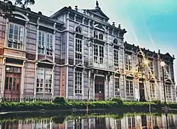 The Edificio Metálico