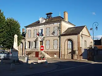 The town hall in Gisy-les-Nobles