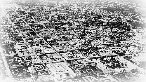 Areal view of Guatemala City during the Herrera administration. On the lower right corner of the image there is evidence of the 1917 Guatemala earthquake