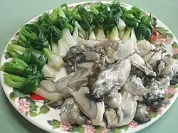 Gulhoe (fresh oysters) and jjokpa-ganghoe (scallion bundles)