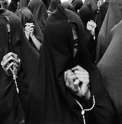 Guy Veloso. Brazilian Penitents Archived 2020-06-09 at the Wayback Machine, 2002. Gelatin silver print