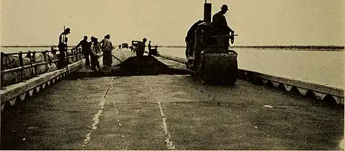 Surfacing the Yolo Causeway (between 1914 and 1916)
