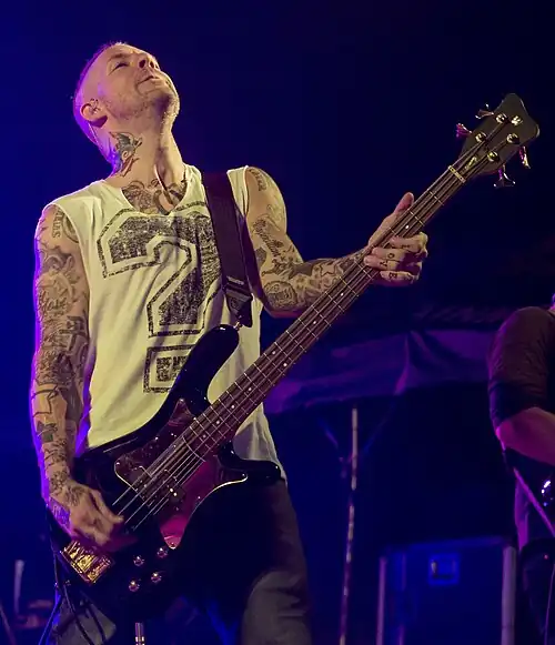 Josh_Paul_performing_with_Daughtry_in_2014.jpg