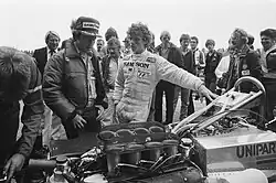 Multiple 500cc champion Kenny Roberts chats with Lammers at the 1980 Dutch GP.