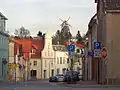 Blick auf die Galerieholländerwindmühle vom Markt aus