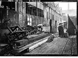 The manufacture of 75 shells at the Darracq factory in Suresnes: raw shells just after leaving the oven.