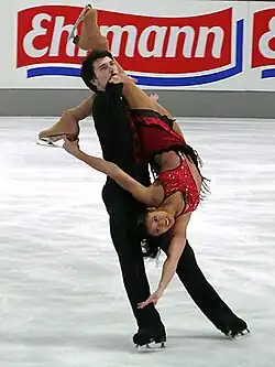 The male skater performs an outside spread eagle (Lynn Kriengkrairut & Logan Giulietti-Schmitt)
