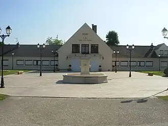 The town hall in Marolles-en-Hurepoix