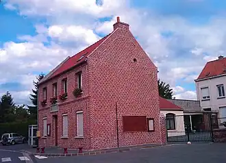 The town hall in Roucourt