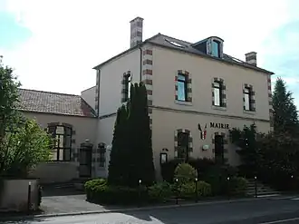 The town hall in Saint-Agoulin