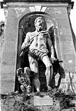 The Colossus by Sparzo [it] of Jupiter with an eagle at its feet, the heraldic symbol of the Doria.