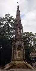 The Martyrs' Memorial at the southern end of St Giles'.