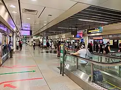 Underground island platform of the NEL.
