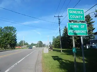 Route&nbsp;5 entering the town of Pembroke
