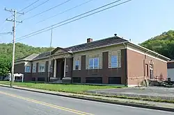 Scene along Lincoln Street