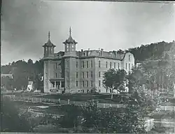 Image of Old Main at Mankato State Normal School before fire