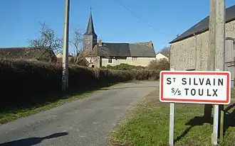 The road into Saint-Silvain-sous-Toulx