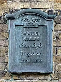 London County Council bronze plaque in Canonbury Square, commemorating Samuel Phelps (erected 1901)