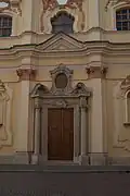 The side portal