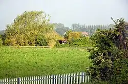 Shed in the hedgerow by Wolvercote Common