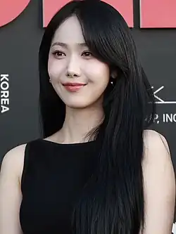 SinB posing for the camera at Billboard Korea's K-Power 100 event in August 2024.