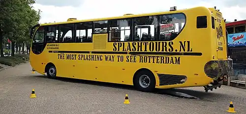 Amfibus Splashtours 1 side and rear view