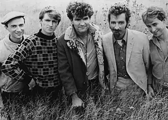 Split Enz in 1982. (L-R); Nigel Griggs, Neil Finn, Tim Finn, Noel Crombie, and Eddie Rayner