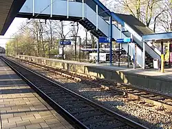Hilversum Noord in 2007, with the old footbridge