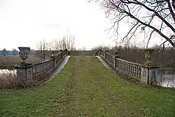 The approach to the bridge