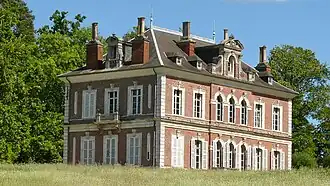 The chateau in Thieulloy-la-Ville